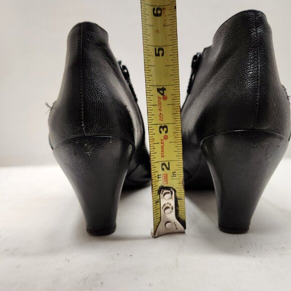 TSUBO POINTED TOE DRESS ANKLE BOOTS ZIPPERD BACK US SIZE 7 - Picture 6 of 14